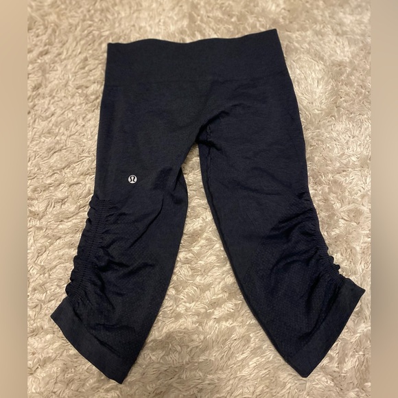 Lululemon Athletica Cropped Leggings - Picture 1 of 4